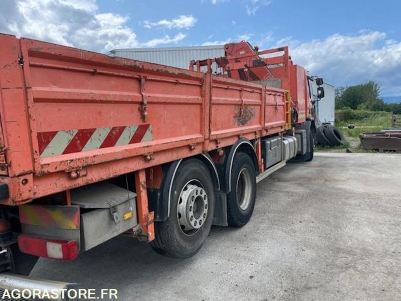 RENAULT PREMIUM LANDER 430.26 - PLATEAU GRUE - GRUE FASSI F150 + RADIO - 2011 - Грузовик: фото 4 RENAULT PREMIUM LANDER 430.26 - PLATEAU GRUE - GRUE FASSI F150 + RADIO - 2011 - Грузовик: фото 4