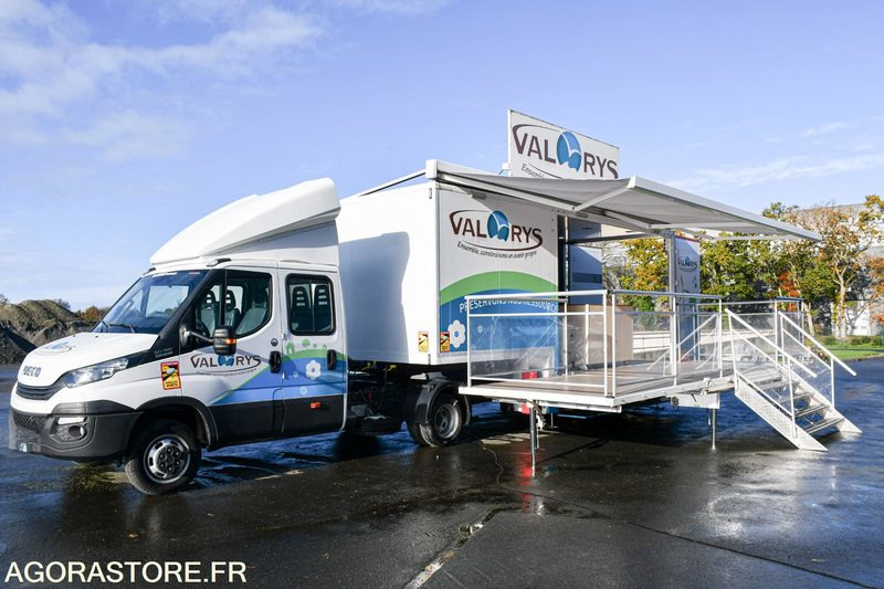 VEHICULE EVENEMENTIEL - CAMION PODIUM IVECO DAILY 6000 kms 2018 - Грузовик: фото 2 VEHICULE EVENEMENTIEL - CAMION PODIUM IVECO DAILY 6000 kms 2018 - Грузовик: фото 2