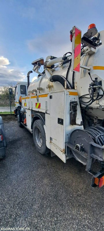 HYDROCUREUR MAN HUWER 13T CS685NG - 2003 / 329 800 KM - Ассенизатор: фото 5 HYDROCUREUR MAN HUWER 13T CS685NG - 2003 / 329 800 KM - Ассенизатор: фото 5