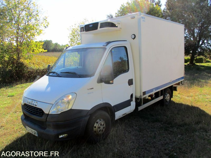 IVECO 35S13 de 2013 chassis cabine frigorifique idéal pour modifié en benne - Фургон-рефрижератор: фото 1 IVECO 35S13 de 2013 chassis cabine frigorifique idéal pour modifié en benne - Фургон-рефрижератор: фото 1