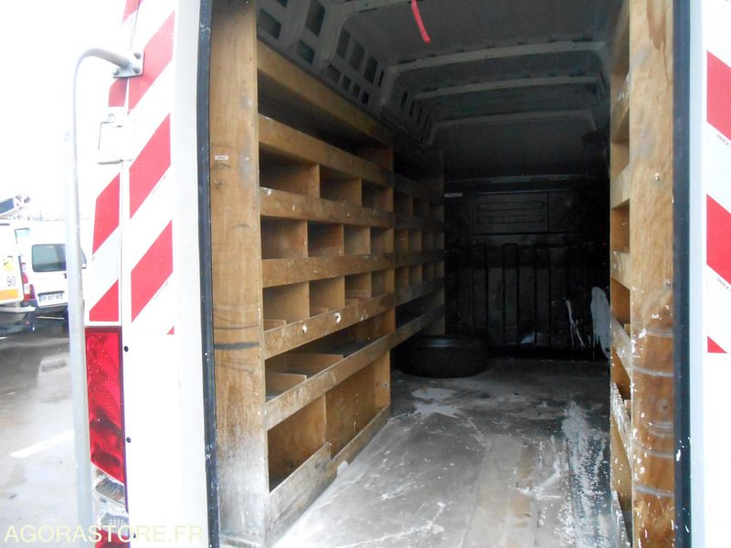 IVECO 35S14N - Цельнометаллический фургон: фото 3 IVECO 35S14N - Цельнометаллический фургон: фото 3