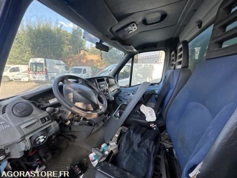 IVECO DAILY - 2009 - 142112KM - AB251ZN - Цельнометаллический фургон: фото 5 IVECO DAILY - 2009 - 142112KM - AB251ZN - Цельнометаллический фургон: фото 5