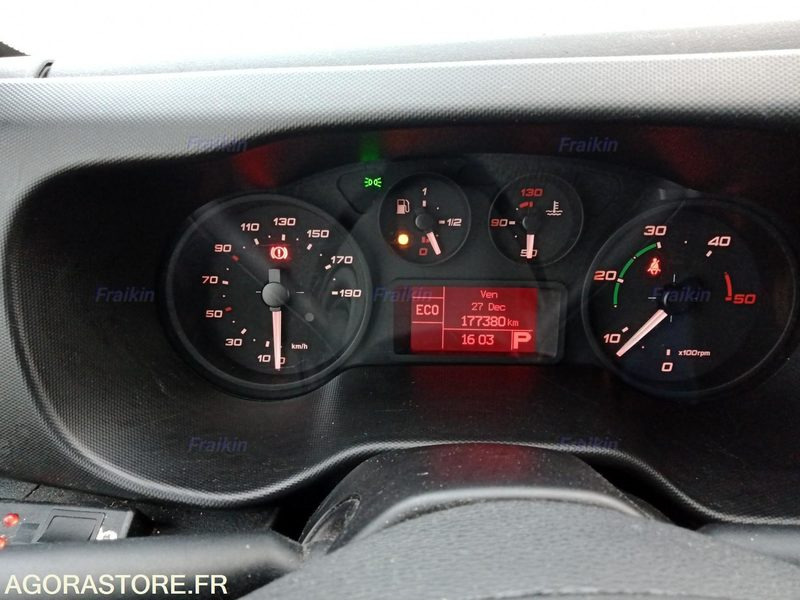 IVECO DAILY CHASSIS 35S13 EURO 5 / DY555FL / 177380 kms / 2015 - Цельнометаллический фургон: фото 5 IVECO DAILY CHASSIS 35S13 EURO 5 / DY555FL / 177380 kms / 2015 - Цельнометаллический фургон: фото 5