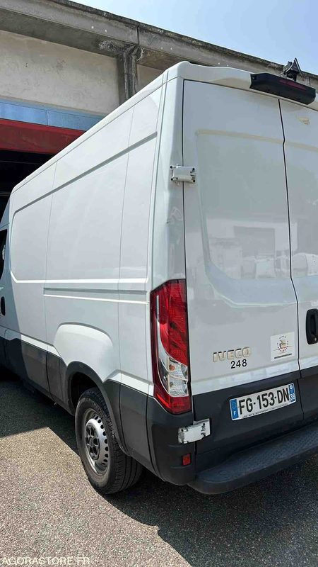 Iveco Daily 2009 - Цельнометаллический фургон: фото 3 Iveco Daily 2009 - Цельнометаллический фургон: фото 3