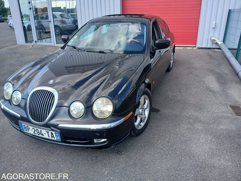 Jaguar S-Type full options - 2001 - 293400km - Легковой автомобиль: фото 3 Jaguar S-Type full options - 2001 - 293400km - Легковой автомобиль: фото 3