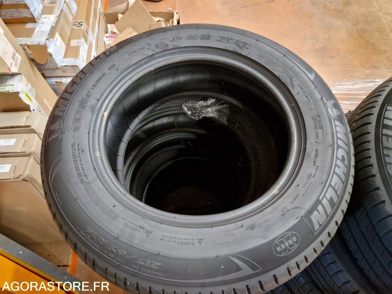 Lot de 12 pneus Michelin 215/65R16 102H - Шина: фото 3 Lot de 12 pneus Michelin 215/65R16 102H - Шина: фото 3