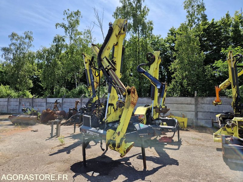 Lot de 3 debroussailleuses arrières et 1 carter de machine avant - Садовое оборудование: фото 1 Lot de 3 debroussailleuses arrières et 1 carter de machine avant - Садовое оборудование: фото 1