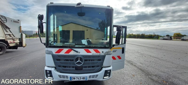 MERCEDES ECONIC - 2015 - Мусоровоз: фото 1 MERCEDES ECONIC - 2015 - Мусоровоз: фото 1