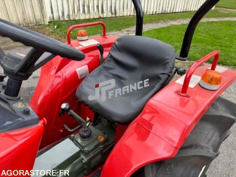 MICROTRACTEUR YANMAR 20CV 2 CYLINDRES 1150CM3 D'OCCASION 2RM TRES BON ETAT 810H - Трактор: фото 4 MICROTRACTEUR YANMAR 20CV 2 CYLINDRES 1150CM3 D'OCCASION 2RM TRES BON ETAT 810H - Трактор: фото 4