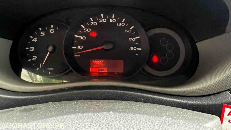 MINICAR - RENAULT TRUCKS - MASTER TPMR - 2012 - 179 100 KM (CB-868-FW) - Микроавтобус, Пассажирский фургон: фото 4 MINICAR - RENAULT TRUCKS - MASTER TPMR - 2012 - 179 100 KM (CB-868-FW) - Микроавтобус, Пассажирский фургон: фото 4