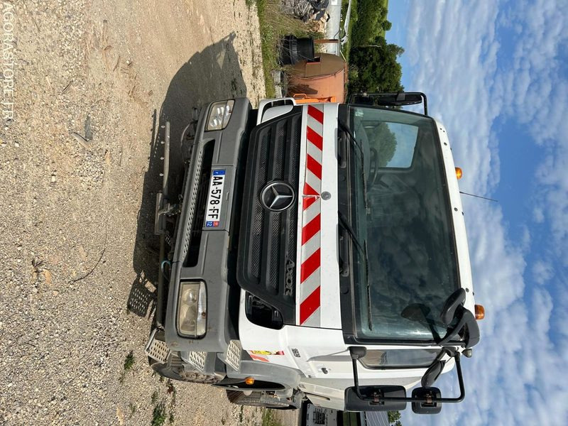 Mercedes Balayeuse Aspiratrice - 360000 km - 2008 - Подметально-уборочная машина: фото 3 Mercedes Balayeuse Aspiratrice - 360000 km - 2008 - Подметально-уборочная машина: фото 3
