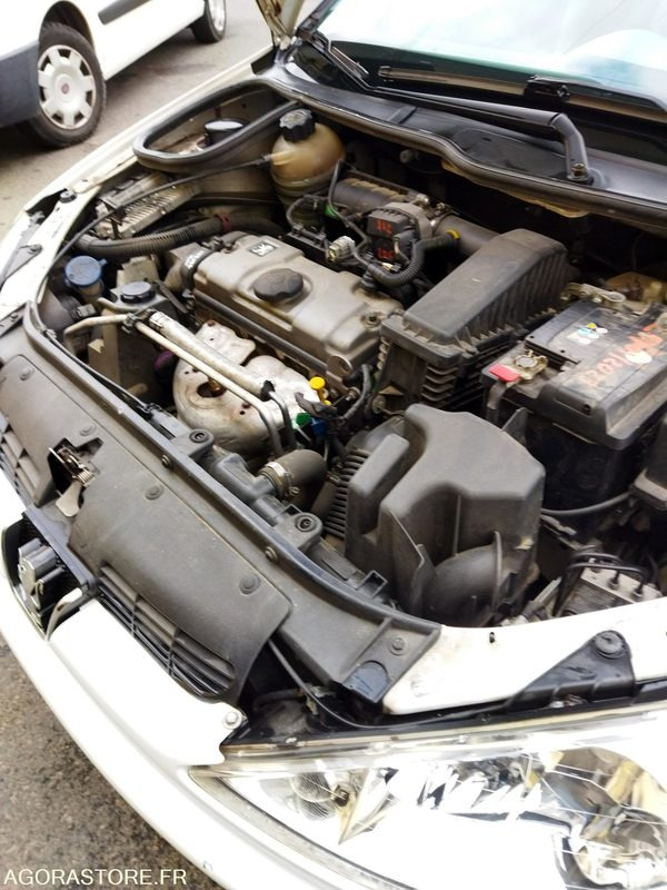 PEUGEOT 206 ESSENCE - Легковой автомобиль: фото 3 PEUGEOT 206 ESSENCE - Легковой автомобиль: фото 3