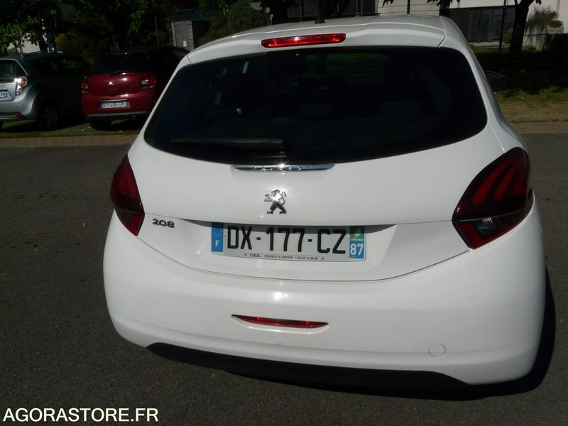 PEUGEOT 208 DX177CZ - Легковой автомобиль: фото 4 PEUGEOT 208 DX177CZ - Легковой автомобиль: фото 4