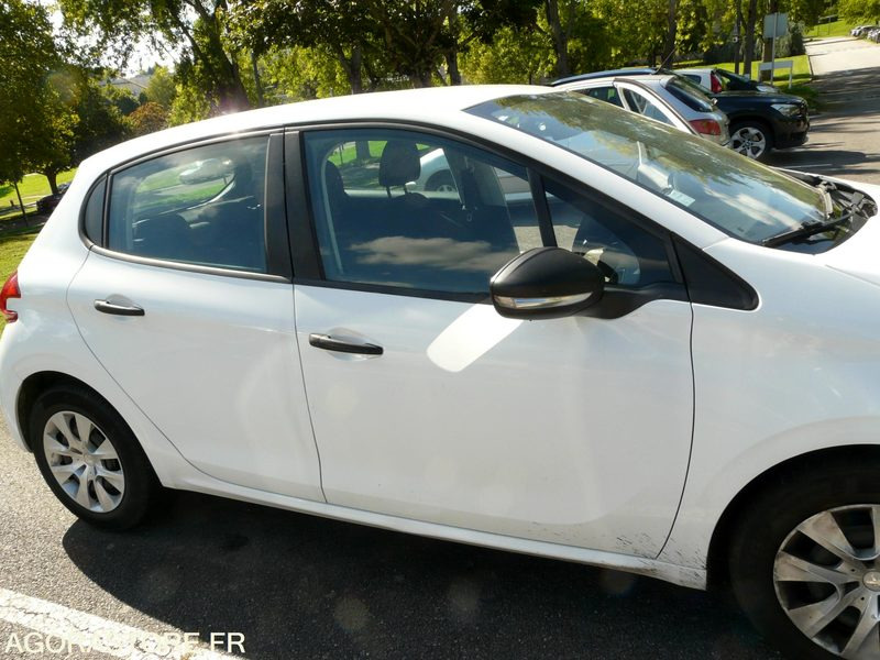 PEUGEOT 208 DX201CZ - Легковой автомобиль: фото 2 PEUGEOT 208 DX201CZ - Легковой автомобиль: фото 2