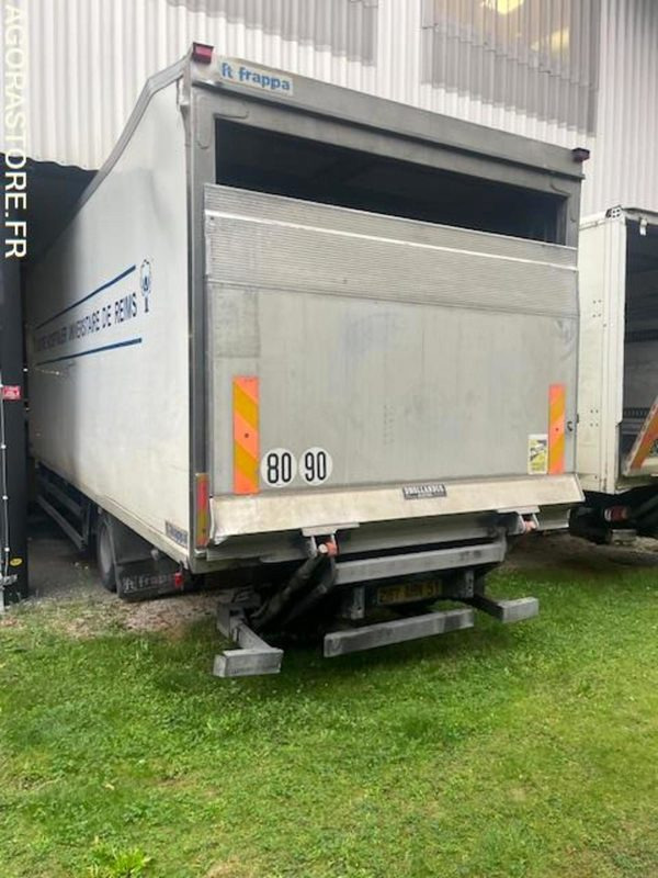 POID LOURD RENAULT MIDLUM - Рефрижератор: фото 2 POID LOURD RENAULT MIDLUM - Рефрижератор: фото 2