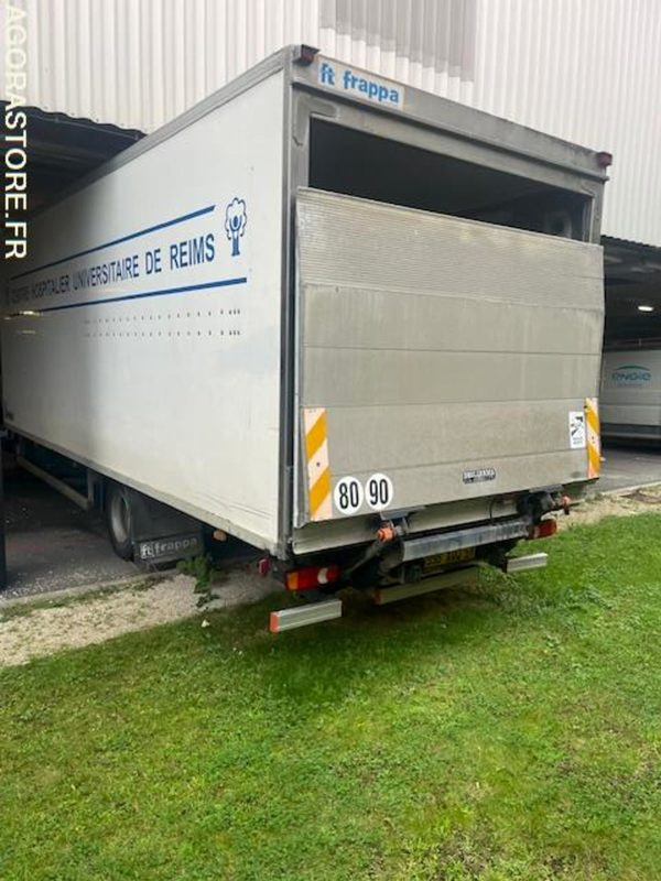 POID LOURD RENAULT MIDLUM - Рефрижератор: фото 1 POID LOURD RENAULT MIDLUM - Рефрижератор: фото 1