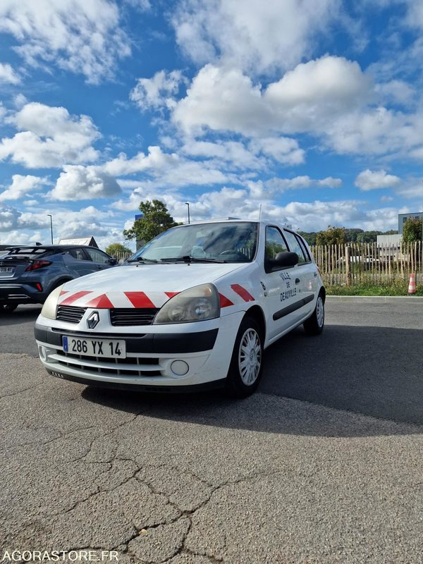 RENAULT CLIO 2 - LOT N°2 - Легковой автомобиль: фото 1 RENAULT CLIO 2 - LOT N°2 - Легковой автомобиль: фото 1