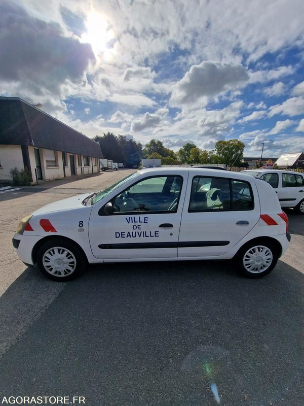 RENAULT CLIO 2 - LOT N°2 - Легковой автомобиль: фото 3 RENAULT CLIO 2 - LOT N°2 - Легковой автомобиль: фото 3