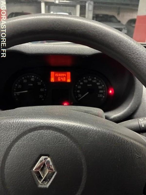 RENAULT CLIO ESSENCE de 2008 avec 153100 KMS PARFAIT ETAT ET ROULANTE - Легковой автомобиль: фото 4 RENAULT CLIO ESSENCE de 2008 avec 153100 KMS PARFAIT ETAT ET ROULANTE - Легковой автомобиль: фото 4