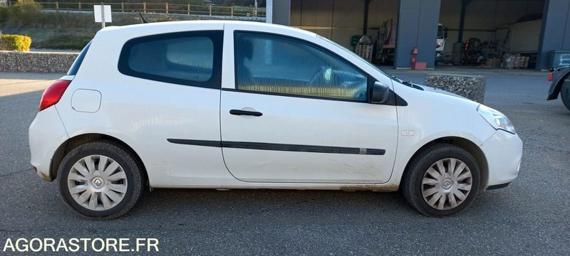 RENAULT CLIO SOCIETE de 2011 - 203 500 km (R30359) - Легковой автомобиль: фото 1 RENAULT CLIO SOCIETE de 2011 - 203 500 km (R30359) - Легковой автомобиль: фото 1