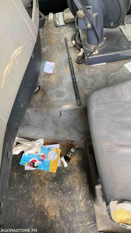 RENAULT DXI 310 - Подметально-уборочная машина: фото 5 RENAULT DXI 310 - Подметально-уборочная машина: фото 5