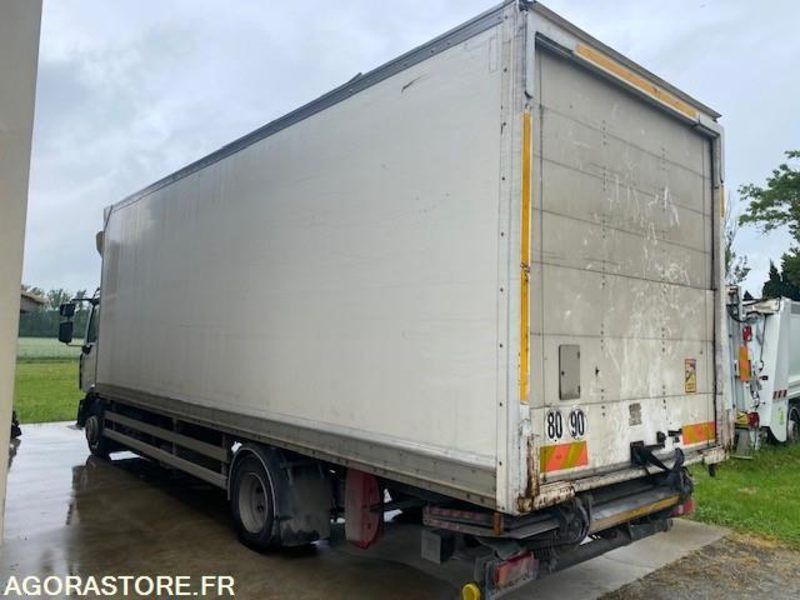 RENAULT FOURGON HAYON D12 - Грузовик с закрытым кузовом: фото 5 RENAULT FOURGON HAYON D12 - Грузовик с закрытым кузовом: фото 5