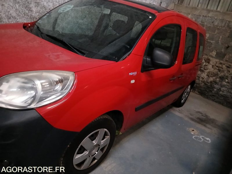 RENAULT KANGOO TPMR - 2015 / 258163 KM - DW308NZ - 150541 - Микроавтобус, Пассажирский фургон: фото 2 RENAULT KANGOO TPMR - 2015 / 258163 KM - DW308NZ - 150541 - Микроавтобус, Пассажирский фургон: фото 2