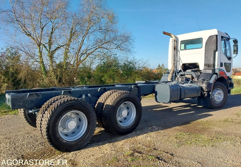 RENAULT KERAX 370-26 / 2004 / 715710 Km avec peinture neuve - Грузовик-шасси: фото 3 RENAULT KERAX 370-26 / 2004 / 715710 Km avec peinture neuve - Грузовик-шасси: фото 3