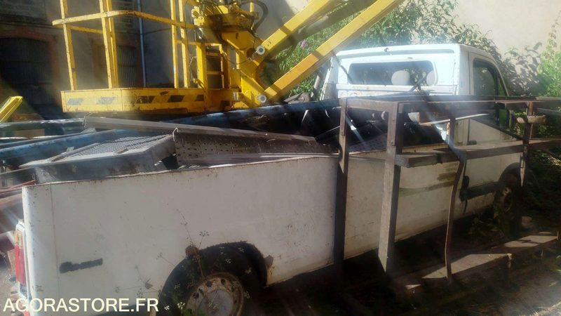 RENAULT MASTER - 2002 - Цельнометаллический фургон: фото 1 RENAULT MASTER - 2002 - Цельнометаллический фургон: фото 1