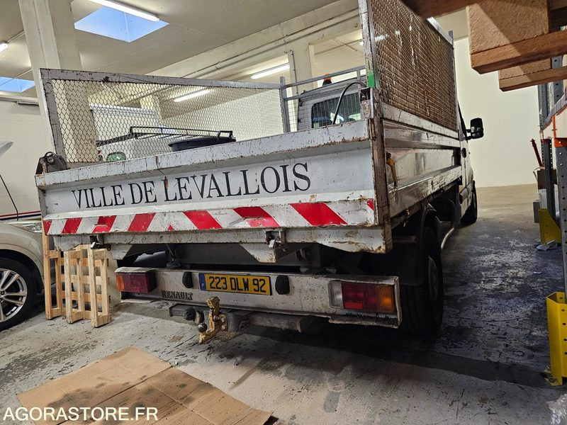 RENAULT MASTER BENNE - 2002 - 223DLW92 - Малотоннажный самосвал: фото 3 RENAULT MASTER BENNE - 2002 - 223DLW92 - Малотоннажный самосвал: фото 3