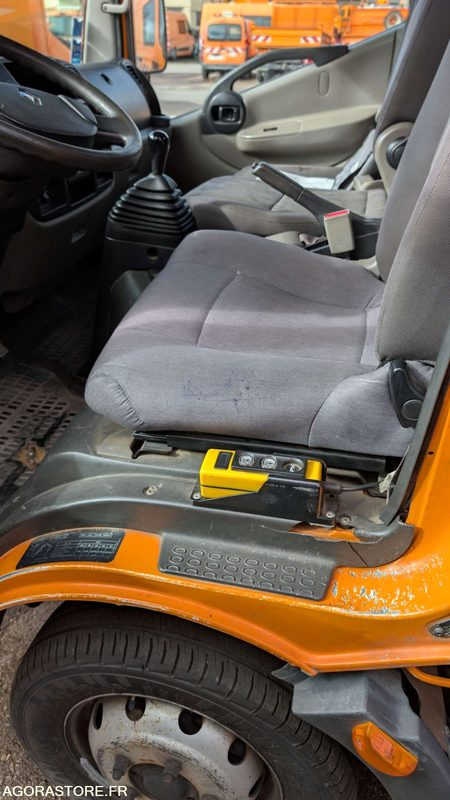 RENAULT MAXITY 110DXI - FM-356-KQ - 2009 - Малотоннажный самосвал: фото 2 RENAULT MAXITY 110DXI - FM-356-KQ - 2009 - Малотоннажный самосвал: фото 2