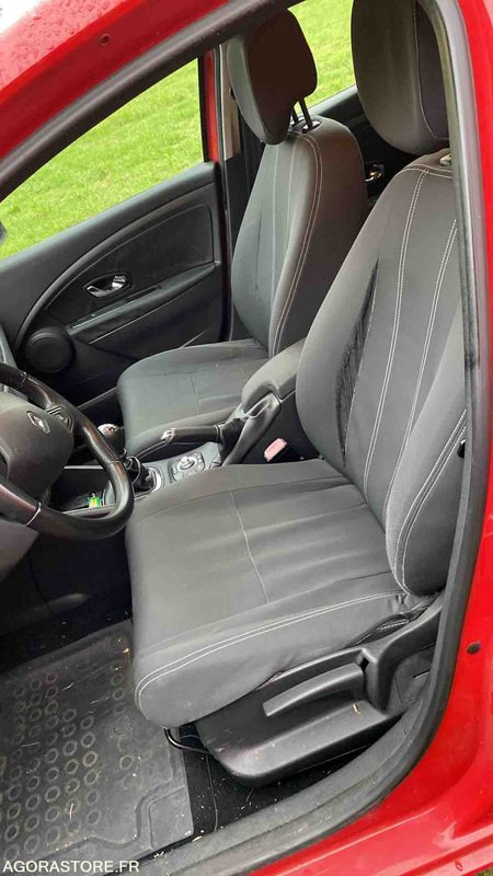 RENAULT MEGANE 309707kms - 2013 - Легковой автомобиль: фото 4 RENAULT MEGANE 309707kms - 2013 - Легковой автомобиль: фото 4