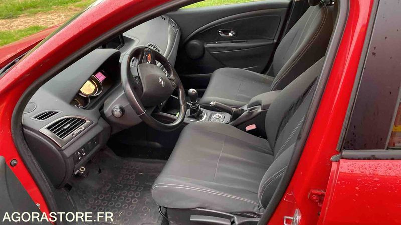 RENAULT MEGANE 309707kms - 2013 - Легковой автомобиль: фото 5 RENAULT MEGANE 309707kms - 2013 - Легковой автомобиль: фото 5