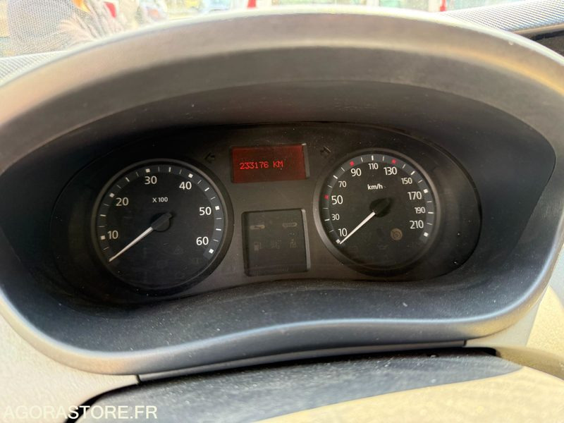 Цельнометаллический фургон RENAULT TRAFIC 2.0 DCI 115 CH L1H2 - 233176 - 2011: фото 7