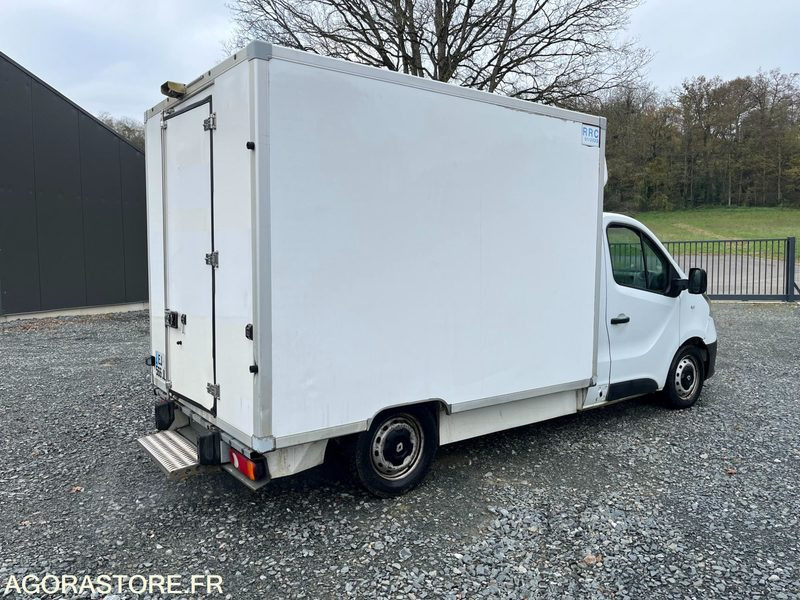 RENAULT - TRAFIC FRIGORIFIQUE - 2017 / 175 000 KM - Фургон-рефрижератор: фото 2 RENAULT - TRAFIC FRIGORIFIQUE - 2017 / 175 000 KM - Фургон-рефрижератор: фото 2