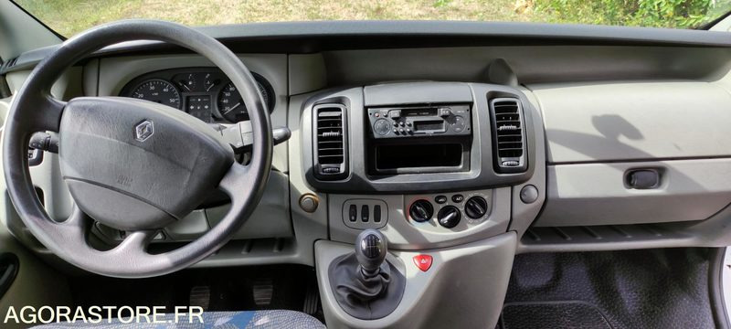 RENAULT TRAFIC II - Микроавтобус, Пассажирский фургон: фото 5 RENAULT TRAFIC II - Микроавтобус, Пассажирский фургон: фото 5