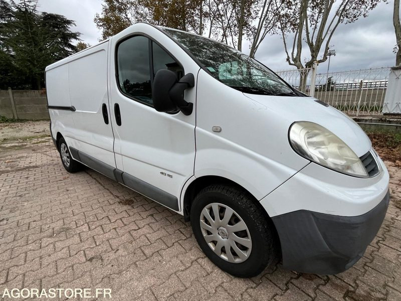 RENAULT TRAFIC L2H1 - 2013 / 202 310 KM - Цельнометаллический фургон: фото 3 RENAULT TRAFIC L2H1 - 2013 / 202 310 KM - Цельнометаллический фургон: фото 3