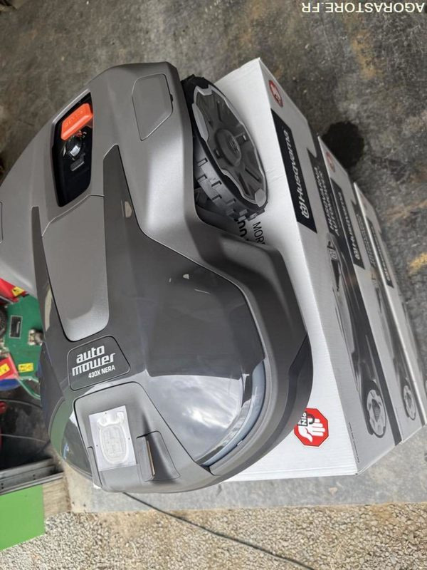 ROBOT de tonte NEUF 430x NERA Husqvarna UNITAIRE - Газонокосилка: фото 1 ROBOT de tonte NEUF 430x NERA Husqvarna UNITAIRE - Газонокосилка: фото 1
