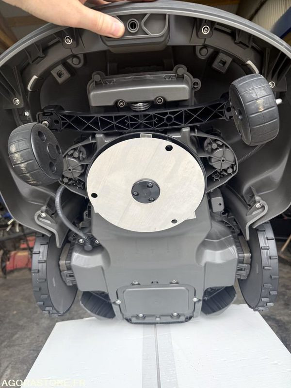 ROBOT de tonte NEUF 430x NERA Husqvarna UNITAIRE - Газонокосилка: фото 3 ROBOT de tonte NEUF 430x NERA Husqvarna UNITAIRE - Газонокосилка: фото 3