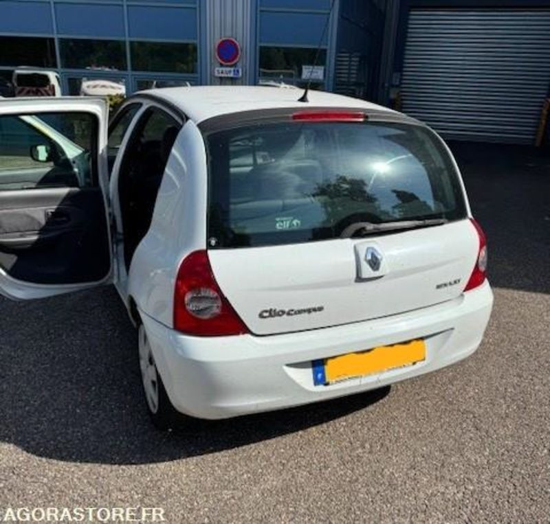 Renault CLIO 2 - Легковой автомобиль: фото 4 Renault CLIO 2 - Легковой автомобиль: фото 4