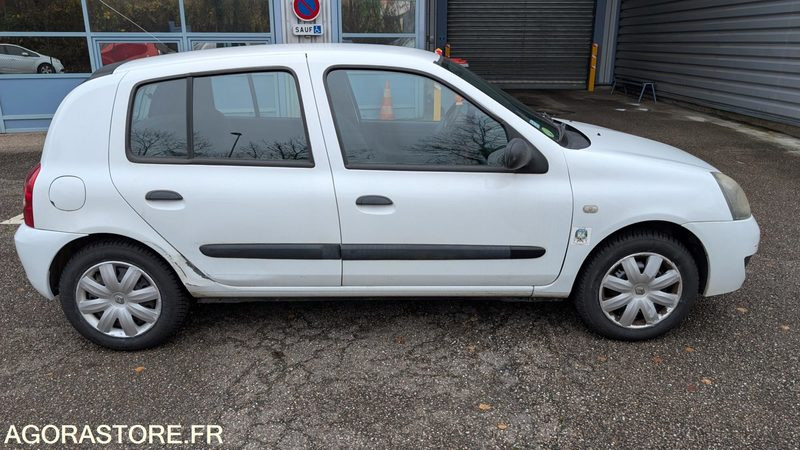 Renault CLIO 2 - Легковой автомобиль: фото 3 Renault CLIO 2 - Легковой автомобиль: фото 3
