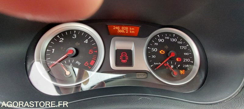 Renault Clio - 2011 - Легковой автомобиль: фото 4 Renault Clio - 2011 - Легковой автомобиль: фото 4