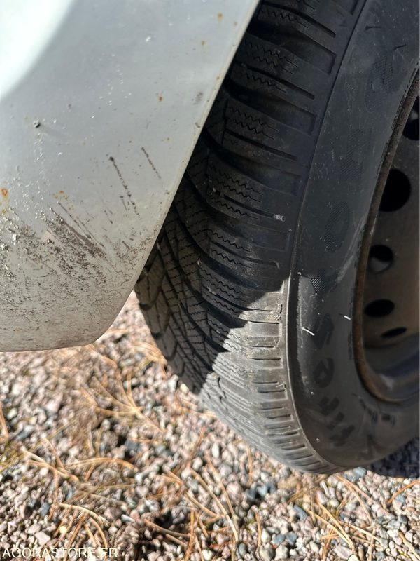 Renault Clio DCI 90 - 2012 - 181569 KM (P0402825 / DJ460JV) - Легковой автомобиль: фото 4 Renault Clio DCI 90 - 2012 - 181569 KM (P0402825 / DJ460JV) - Легковой автомобиль: фото 4