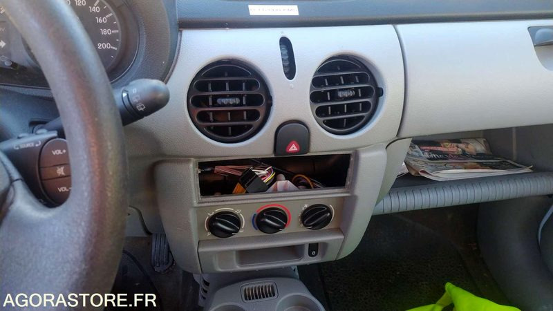 Renault Kangoo - 2004 - Легковой фургон: фото 4 Renault Kangoo - 2004 - Легковой фургон: фото 4