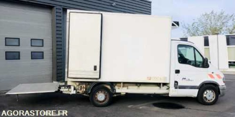 Renault Master Frigorifique 3T5 - 245575km - 2002 - Фургон-рефрижератор: фото 4 Renault Master Frigorifique 3T5 - 245575km - 2002 - Фургон-рефрижератор: фото 4