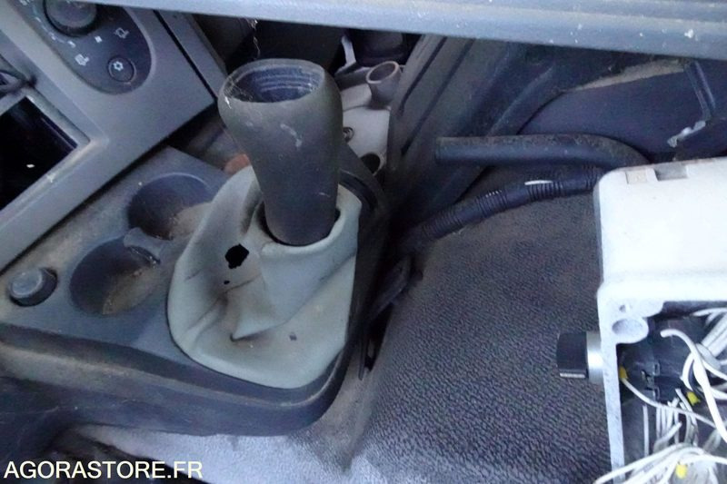 Легковой автомобиль Renault Midlum 220 DXI: фото 26 Легковой автомобиль Renault Midlum 220 DXI: фото 26