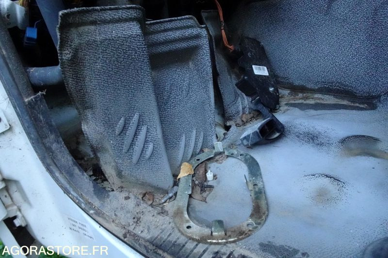 Легковой автомобиль Renault Midlum 220 DXI: фото 30 Легковой автомобиль Renault Midlum 220 DXI: фото 30