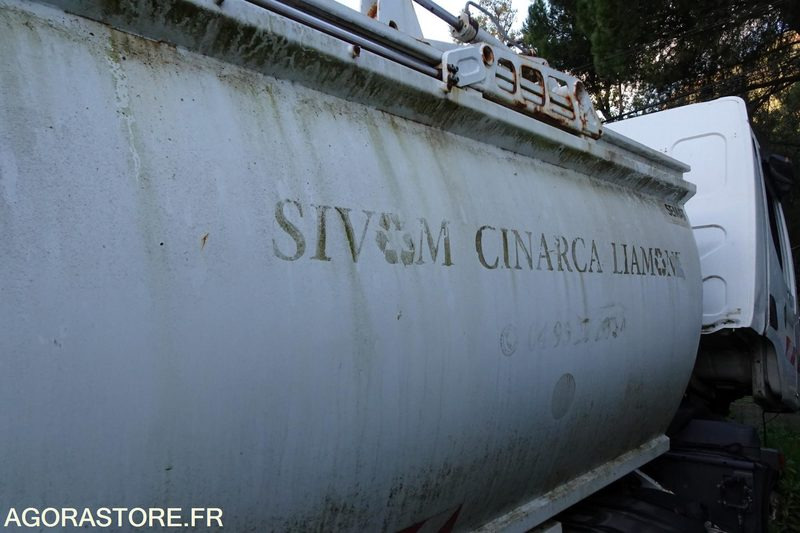 Легковой автомобиль Renault Midlum 220 DXI: фото 6 Легковой автомобиль Renault Midlum 220 DXI: фото 6