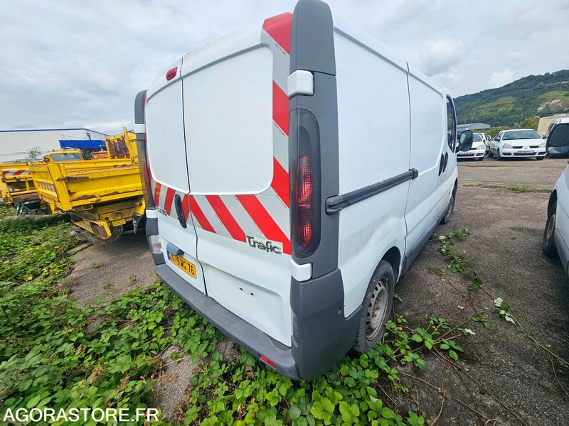 Renault trafic - 2003 - 344971km - 2079WG76 - Цельнометаллический фургон: фото 4 Renault trafic - 2003 - 344971km - 2079WG76 - Цельнометаллический фургон: фото 4