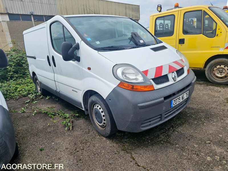 Renault trafic - 2003 - 344971km - 2079WG76 - Цельнометаллический фургон: фото 2 Renault trafic - 2003 - 344971km - 2079WG76 - Цельнометаллический фургон: фото 2